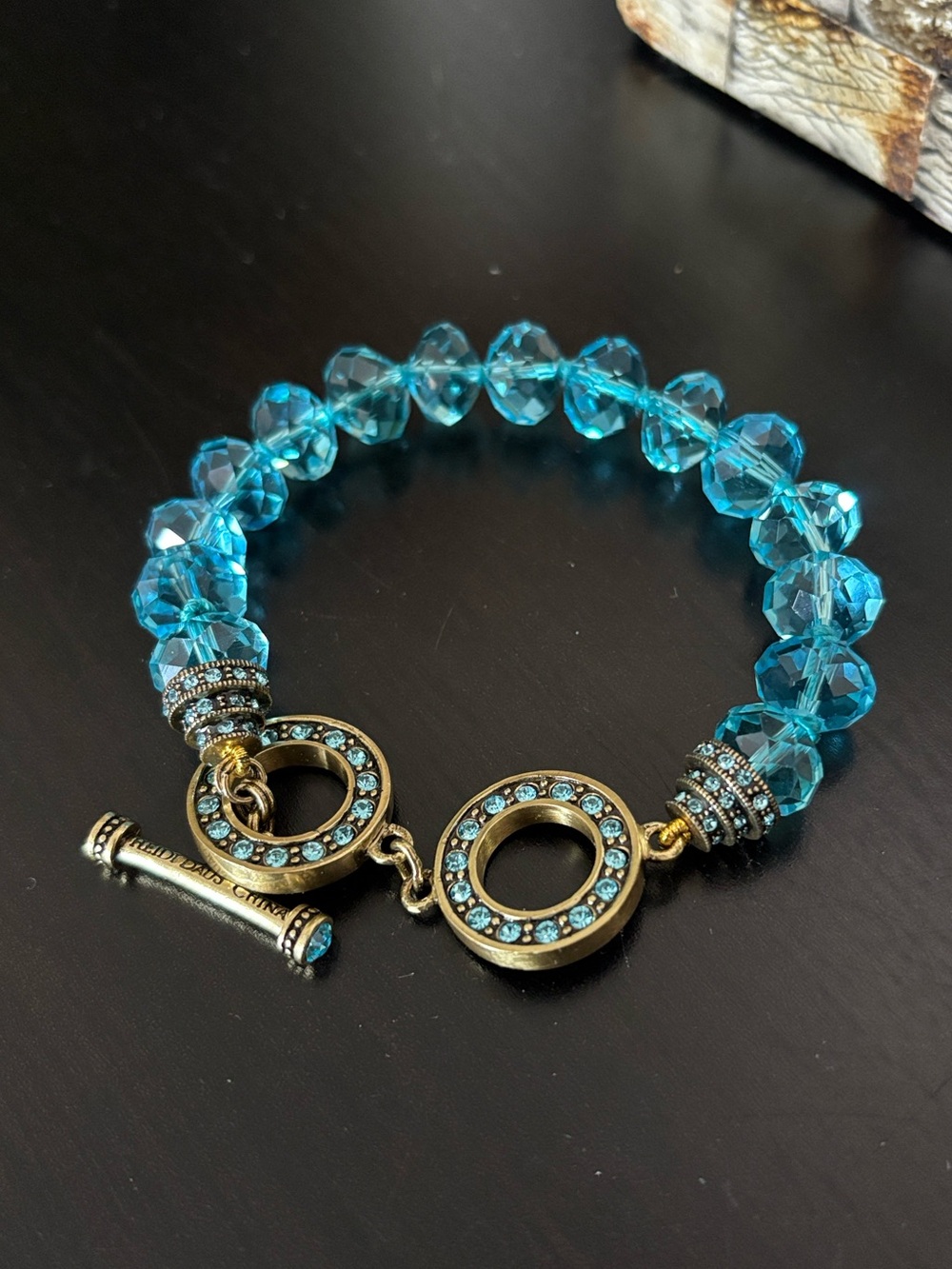 NWT Heidi Daus Translucent Turquoise Faceted Bead Toggle Vintage Bracelet - Picture 2 of 12